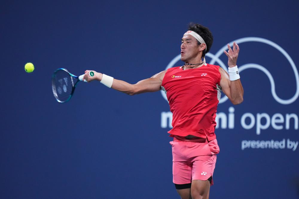 多一人拿不下 得点球踢不进 河南两连客一分收场.